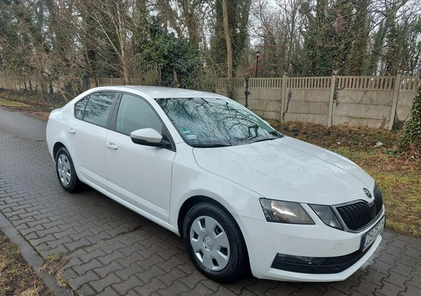 Skoda Octavia cena 37000 przebieg: 232062, rok produkcji 2018 z Nekla małe 232